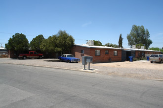 1923 E Spring St in Tucson, AZ - Building Photo - Building Photo