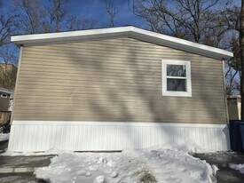 137 Skyline Dr in St. Paul, MN - Building Photo