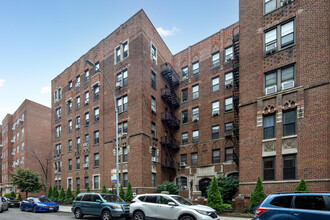 Windsor House in Flushing, NY - Building Photo - Primary Photo