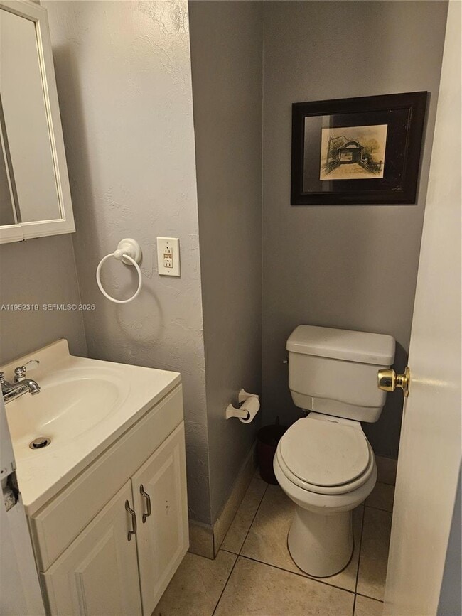 4384 NW 9th Ave in Pompano Beach, FL - Building Photo - Building Photo