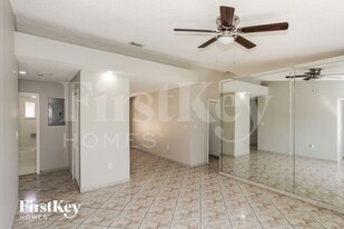 7375 W 35th Ave in Hialeah, FL - Building Photo - Building Photo