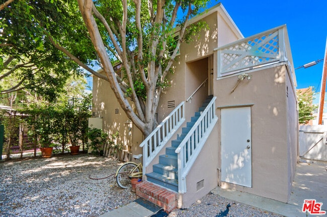 9965 Durant Dr in Beverly Hills, CA - Building Photo - Building Photo