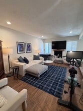 1645 Copa De Oro Ct in Thousand Oaks, CA - Building Photo - Building Photo