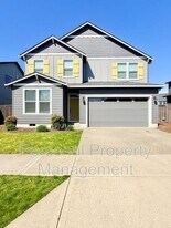 8728 N 1st St in Ridgefield, WA - Building Photo