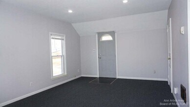 207 W Henry St in Saline, MI - Building Photo - Building Photo