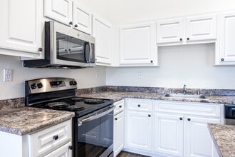 Quail Hill Apartments in Castro Valley, CA - Foto de edificio - Interior Photo