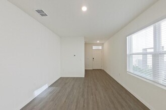 32162 Katelin Cir in Leesburg, FL - Building Photo - Building Photo