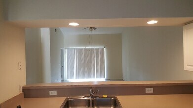 519 SE 23rd Pl in Cape Coral, FL - Building Photo - Building Photo