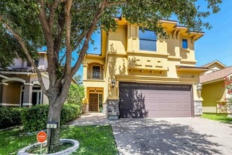 9813 Sandhill Dr in Laredo, TX - Building Photo - Building Photo