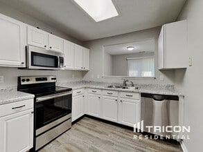 4473 Redcliff N Ln in Plainfield, IN - Building Photo - Building Photo