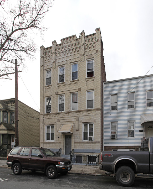 149 WEBSTER Ave in Jersey City, NJ - Foto de edificio