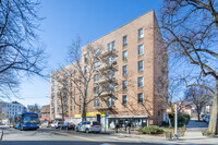 82-04 Lefferts Blvd in Kew Gardens, NY - Foto de edificio - Building Photo