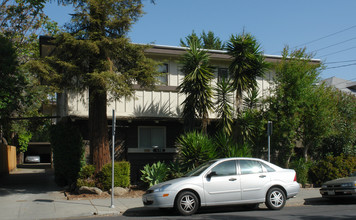 431 E St John St in San Jose, CA - Building Photo - Building Photo