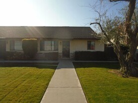 337 W China Grade Loop in Bakersfield, CA - Building Photo