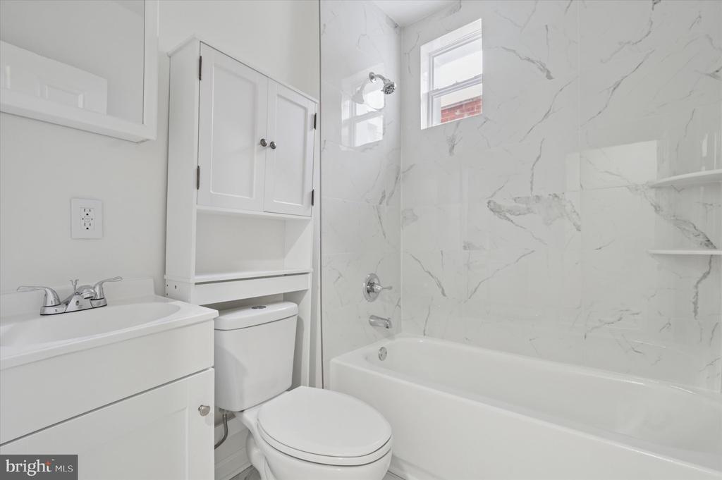 1452 N 56th St in Philadelphia, PA - Building Photo