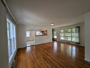 4329 Sterling Rd in Downers Grove, IL - Building Photo - Building Photo