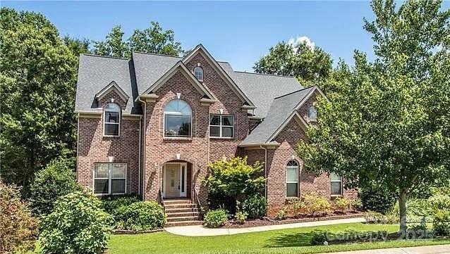 property at 743 Irish Green Dr