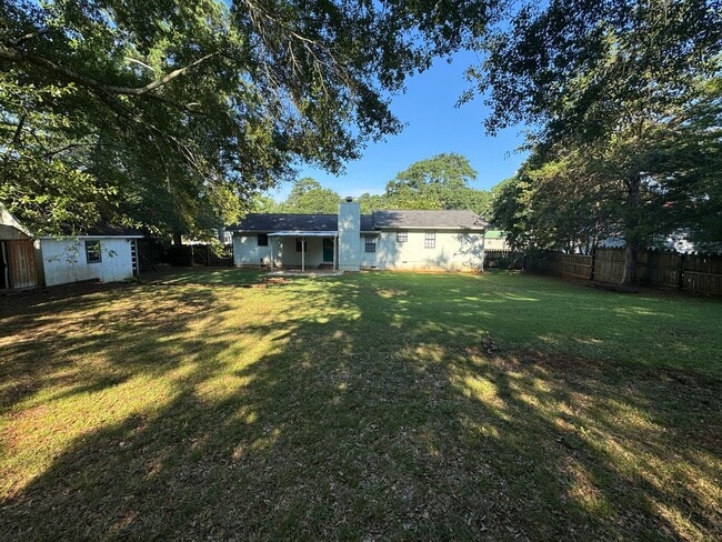 918 Dennis St SW in Jacksonville, AL - Building Photo - Building Photo