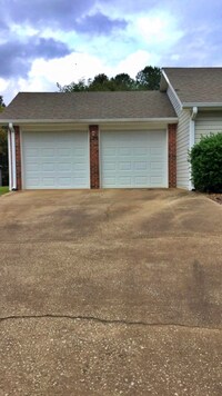 315 Oak Ridge photo'