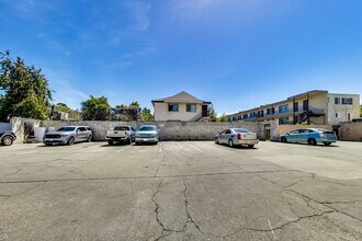 1732 27th Avenue in Oakland, CA - Building Photo - Building Photo
