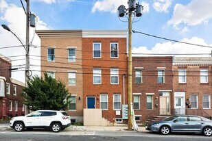 2551 Grays Ferry Ave in Philadelphia, PA - Building Photo