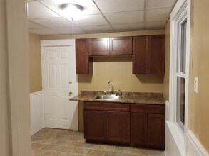 2231 Falls Street, Unit 2 Front in Niagara Falls, NY - Building Photo - Building Photo