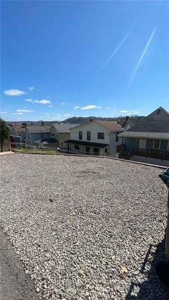 424 W 7th Ave, Unit 1 in Tarentum, PA - Foto de edificio - Building Photo