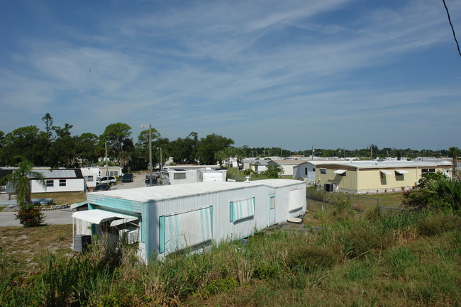 2601 N Us Highway 1 in Fort Pierce, FL - Building Photo - Building Photo