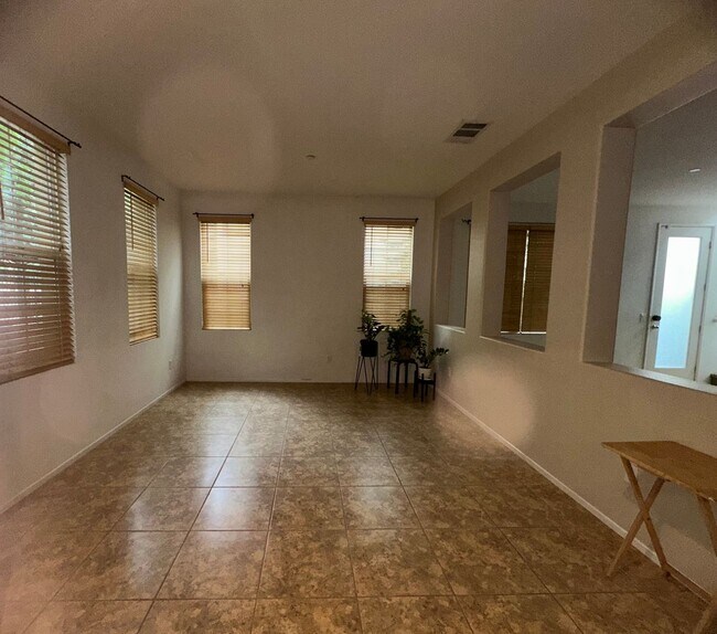 25971 Newport Ave in Loma Linda, CA - Building Photo - Building Photo