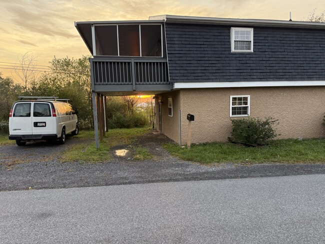 104 Zimmerman Ln in Duncansville, PA - Foto de edificio - Building Photo