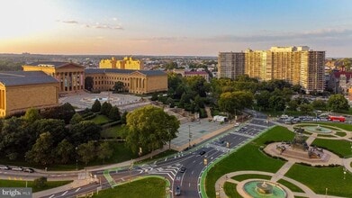 2401 Pennsylvania Ave in Philadelphia, PA - Foto de edificio - Building Photo