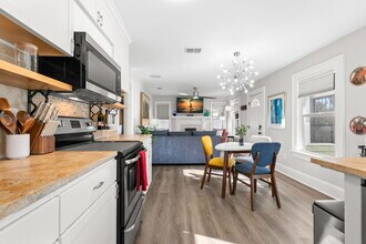 620 15th St N, Unit Front House in St. Petersburg, FL - Foto de edificio - Building Photo