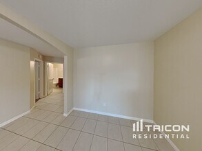 332 Summer Horse Dr in La Marque, TX - Building Photo - Building Photo