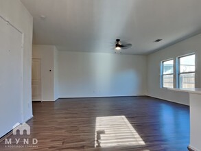 128 Vulcan Dr in Jarrell, TX - Building Photo - Building Photo