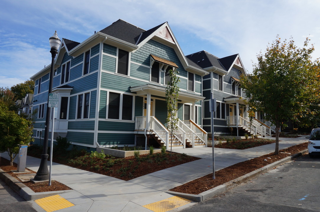 Cable Car Lofts in Portland, OR - Building Photo