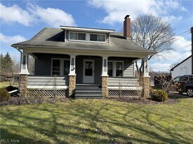 364 N Chillicothe Rd in Aurora, OH - Building Photo