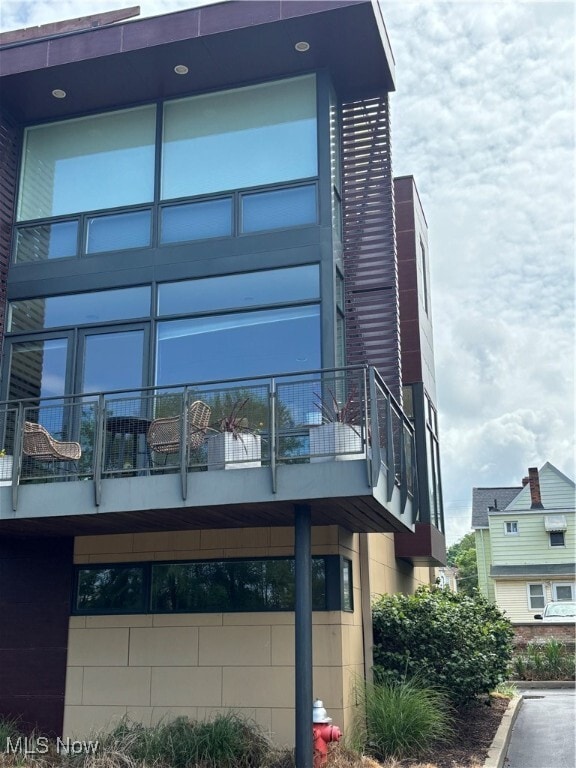 property at 1901 E 119th St