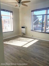 692 Valencia St in Los Angeles, CA - Foto de edificio - Building Photo