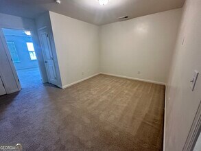 882 Ambient Way in Atlanta, GA - Building Photo - Building Photo