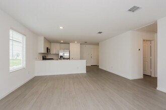 10712 Gun Barrel St, Unit 17 - 01 in Fort Worth, TX - Foto de edificio - Building Photo