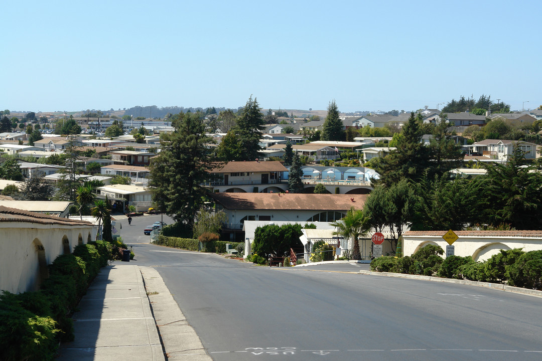 1007 Freedom Blvd in Watsonville, CA - Building Photo