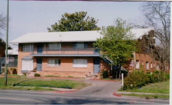 Upper E - The Strand (OLD) in Dallas, TX - Building Photo - Building Photo