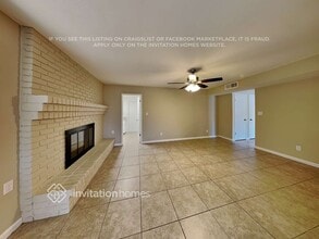 3229 E Emelita Ave in Mesa, AZ - Foto de edificio - Building Photo