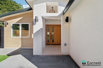 4656 Greenbush Ave in Los Angeles, CA - Building Photo - Building Photo