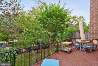 4015 Mansion Dr NW in Washington, DC - Building Photo - Building Photo