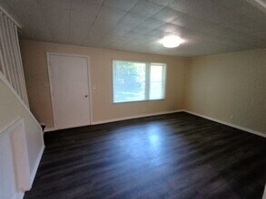 2263 Delton Ct in Westland, MI - Building Photo - Building Photo