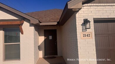 2142 N Texas Ave in Lubbock, TX - Foto de edificio - Building Photo