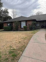 124 Shadybrook Dr in Desoto, TX - Building Photo