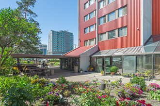 Sir Douglas Bader Tower in Edmonton, AB - Building Photo - Building Photo