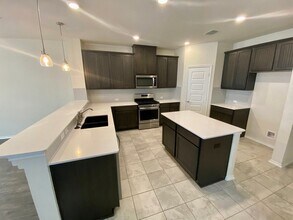 1000 Danish Cove in Hutto, TX - Building Photo - Building Photo